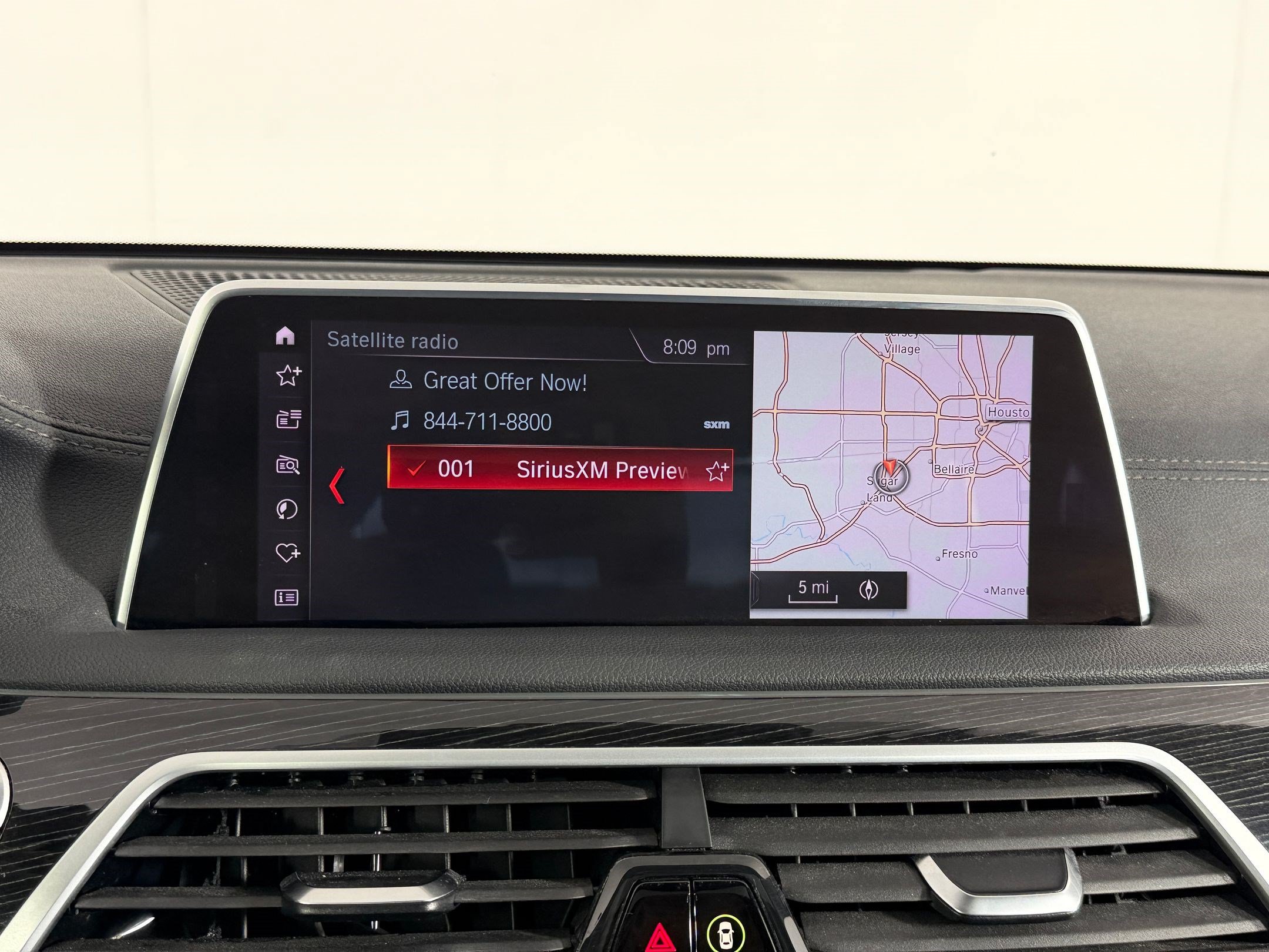 Used 2019 BMW 740i w/ M Sport Package RWD image 25