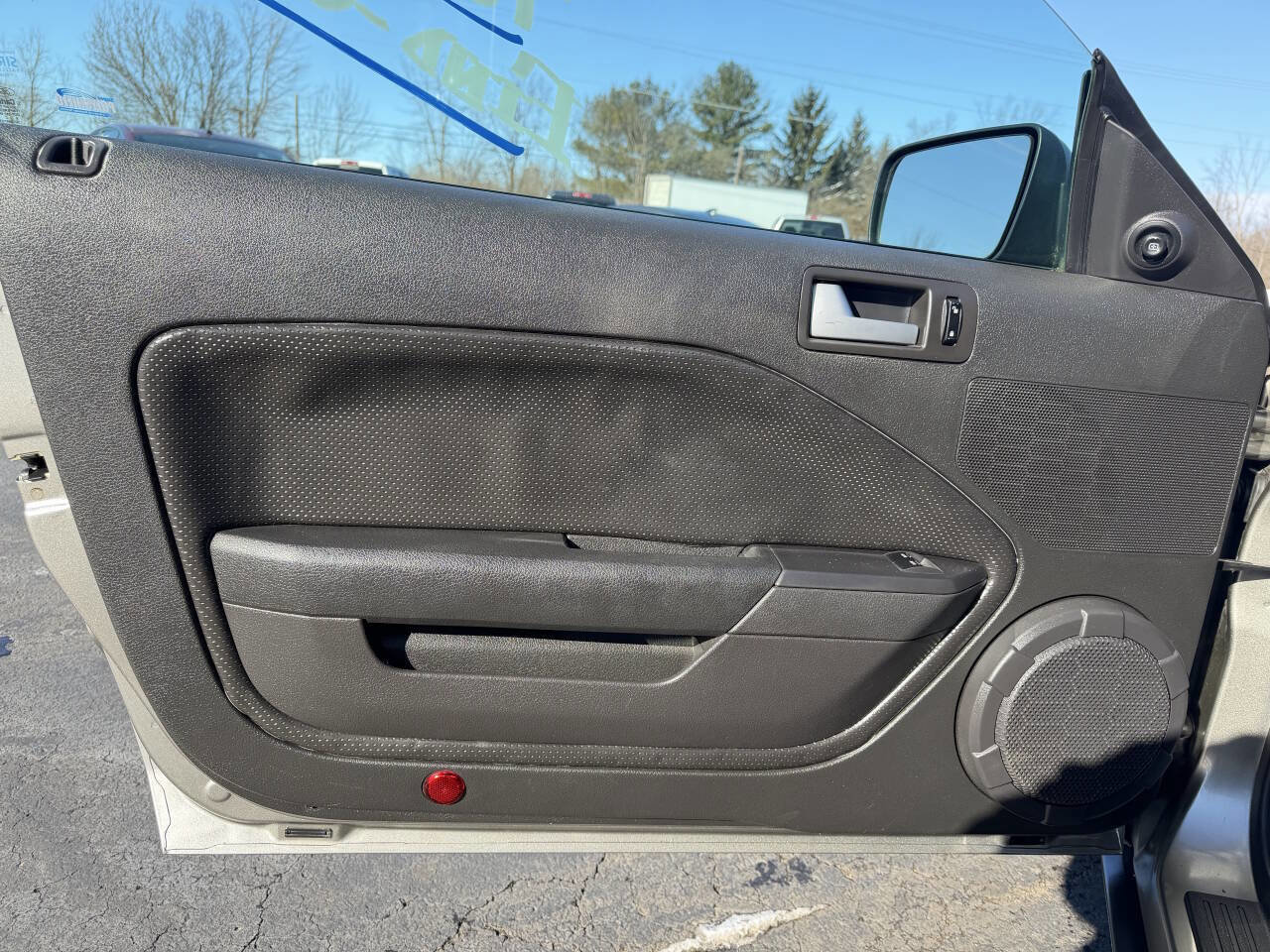 Used 2009 Ford Mustang Premium image 10