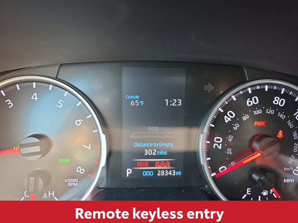 Used 2022 Toyota RAV4 XLE w/ Convenience Package image 19