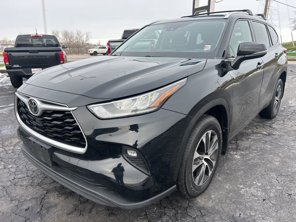 Used 2020 Toyota Highlander XLE image 1