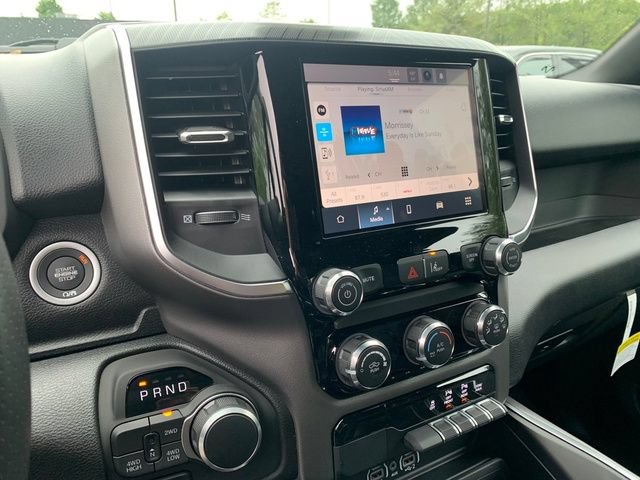 New 2026 RAM 1500 Express AWD/4WD image 18