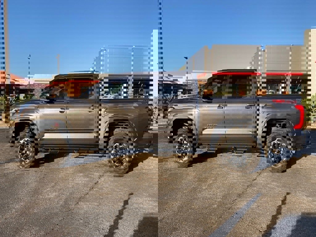 Used 2024 Toyota Tundra SR5 image 5