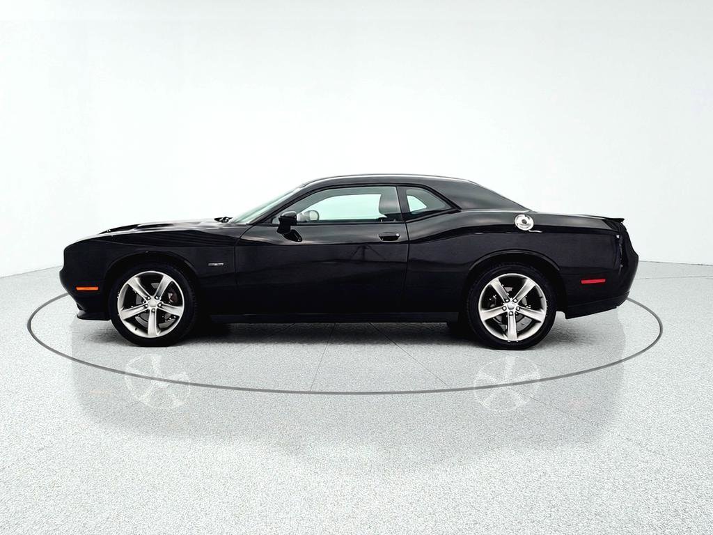 Used 2016 Dodge Challenger R/T image 5
