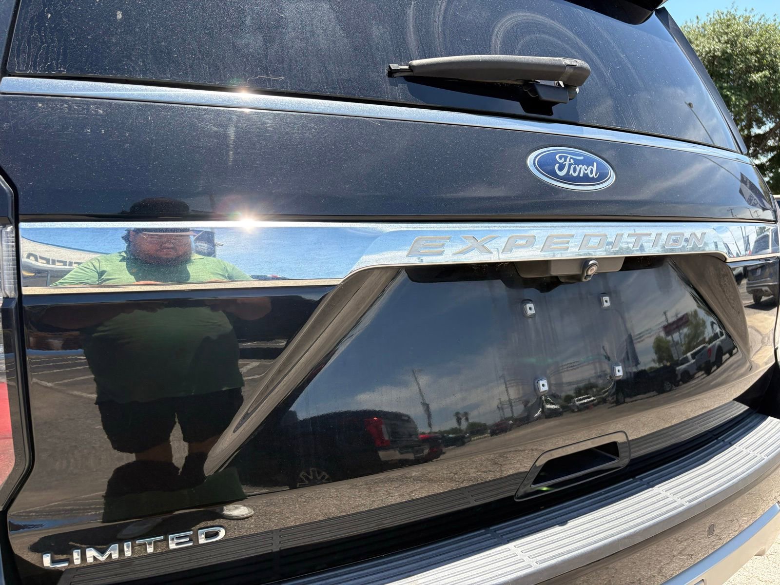 Used 2018 Ford Expedition Limited w/ Equipment Group 302A RWD image 5