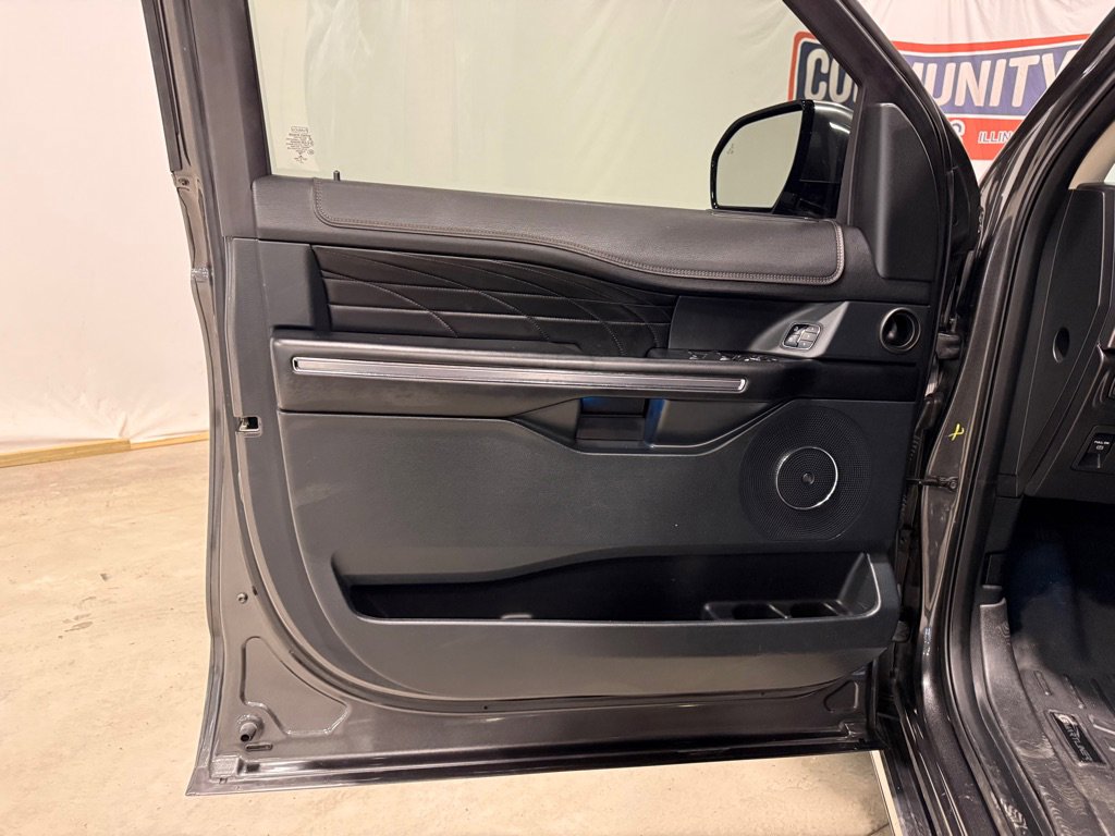 Used 2018 Ford Expedition Max Platinum image 16