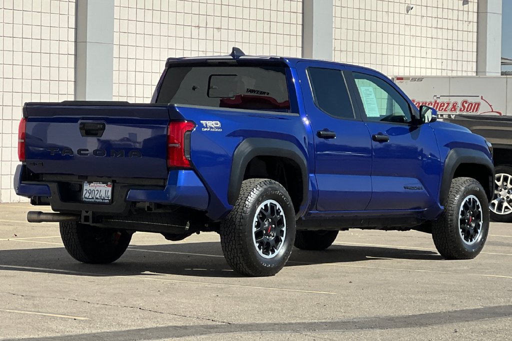 Certified 2025 Toyota Tacoma TRD Off-Road w/ TRD Off Road Upgrade Package AWD/4WD image 5