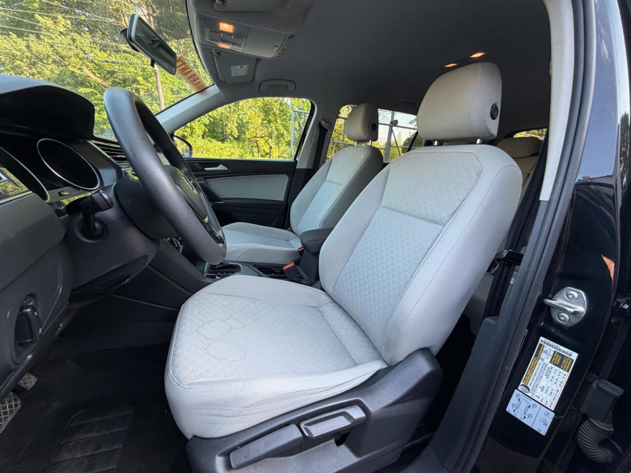 Used 2020 Volkswagen Tiguan S FWD image 15