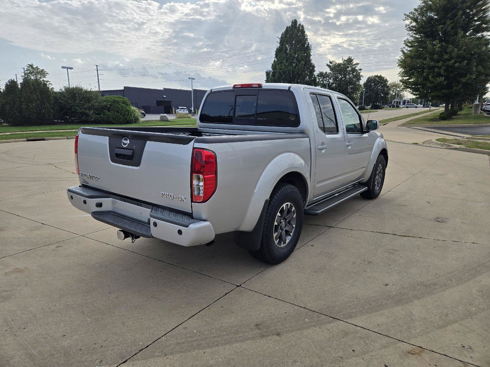Used 2014 Nissan Frontier PRO-4X w/ Pro-4x Luxury Package AWD/4WD image 3