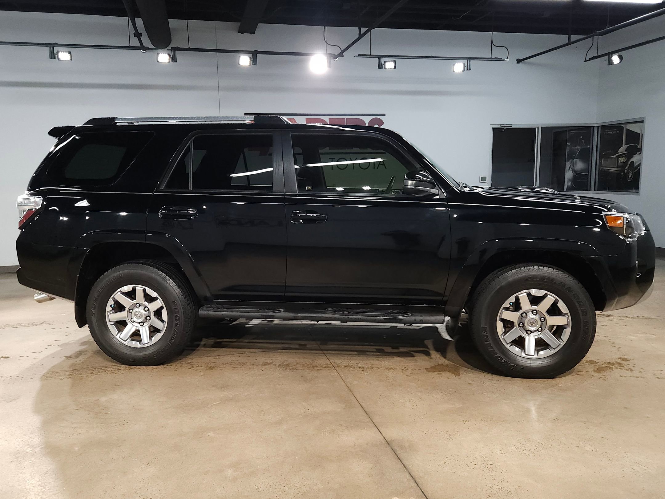 Used 2015 Toyota 4Runner Trail AWD/4WD image 8