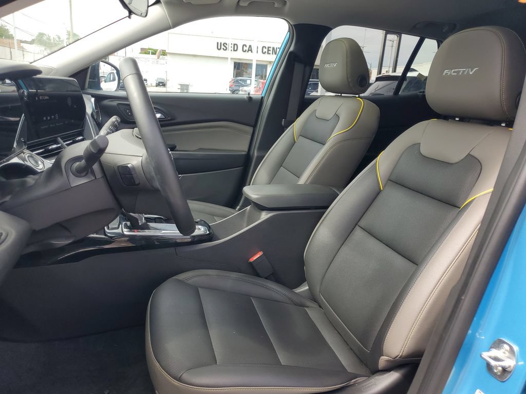 Used 2025 Chevrolet Trax ACTIV w/ Sunroof Package FWD image 18