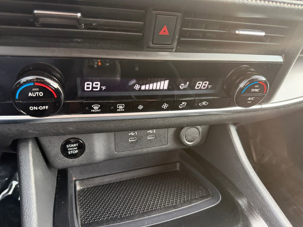 Used 2024 Nissan Rogue SV image 20