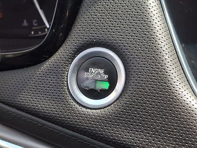 Used 2017 Cadillac XT5 Luxury w/ Driver Awareness Package image 28