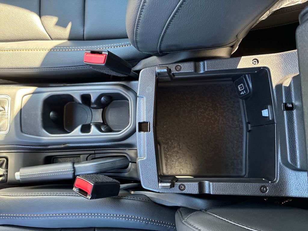 New 2025 Jeep Wrangler Sahara image 26