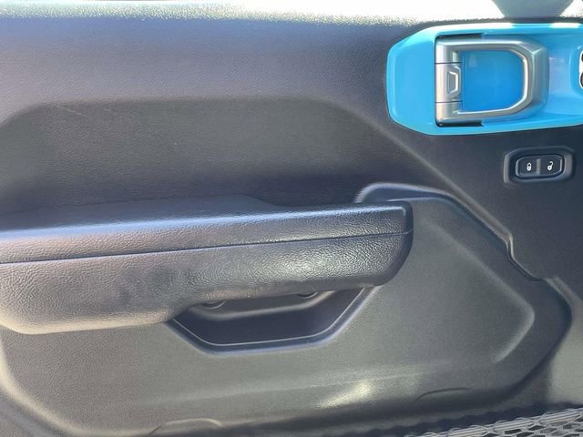 Used 2023 Jeep Gladiator Willys image 13