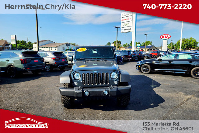 Used 2017 Jeep Wrangler Unlimited Rubicon w/ Cold Weather Group AWD/4WD image 2