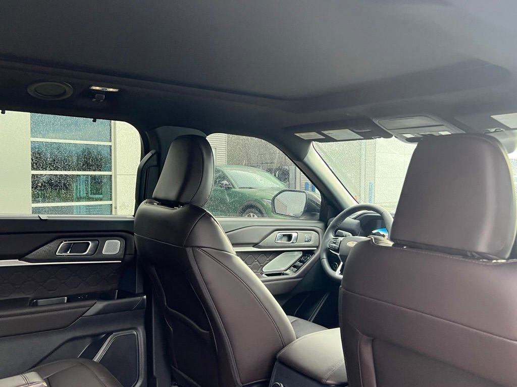 Used 2025 Ford Explorer Platinum w/ LUX Leather Package image 17