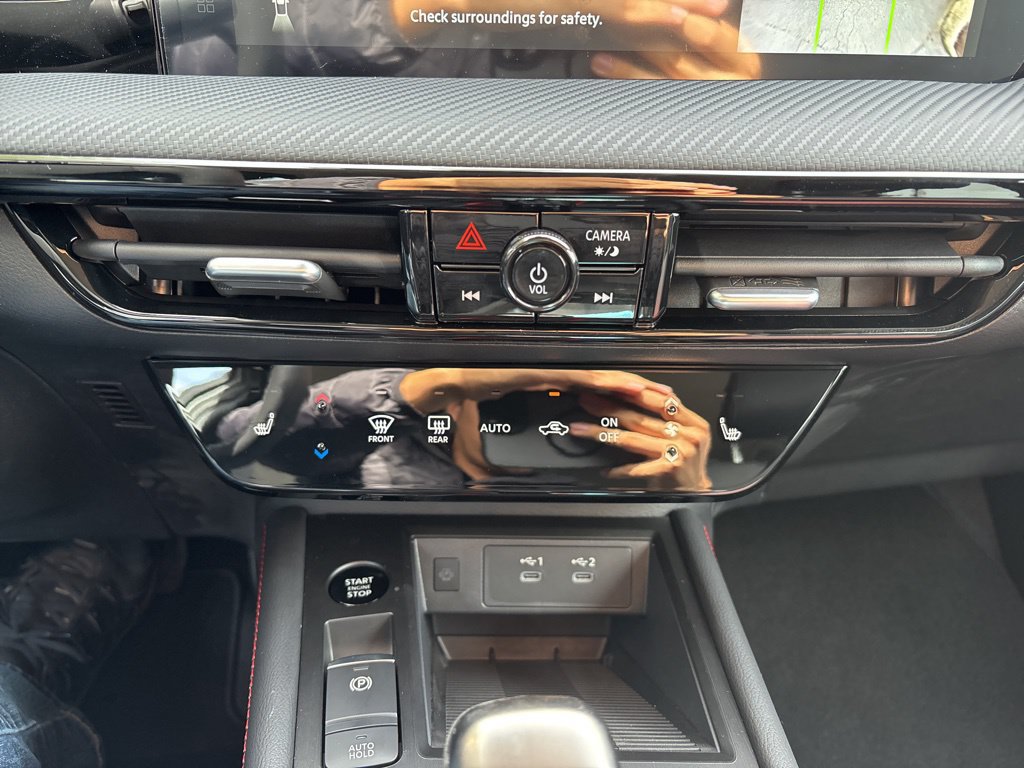 New 2026 Nissan Kicks SR w/ Cold Weather Package AWD/4WD image 13