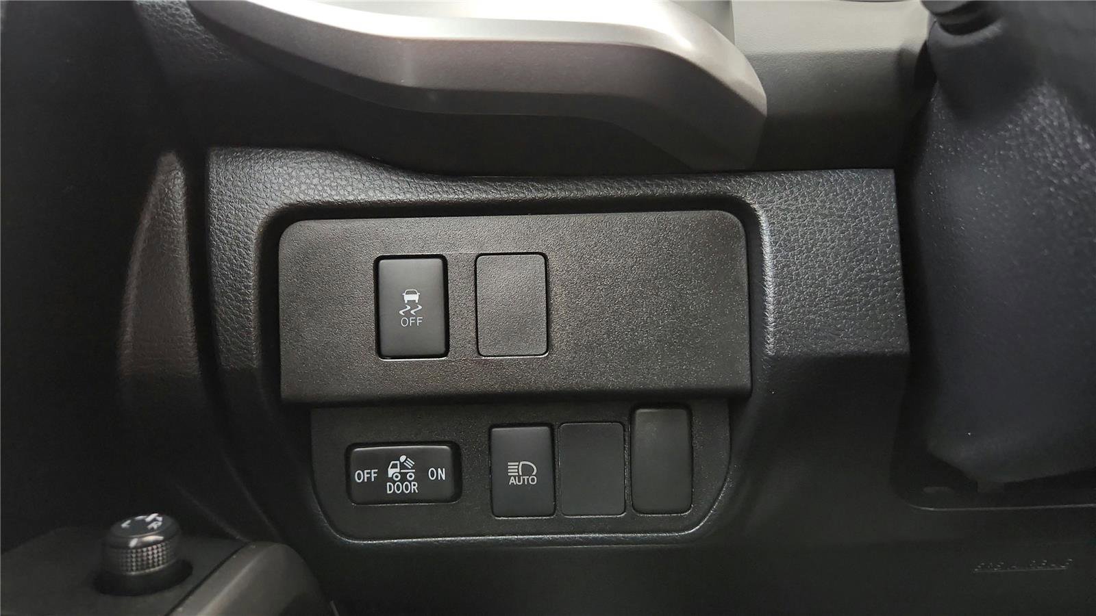 Used 2020 Toyota Tacoma SR5 image 28