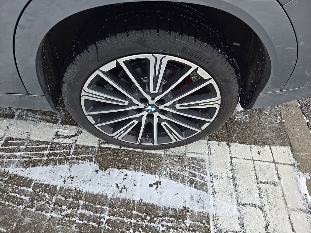 Used 2025 BMW X2 xDrive28i w/ Premium Package image 9