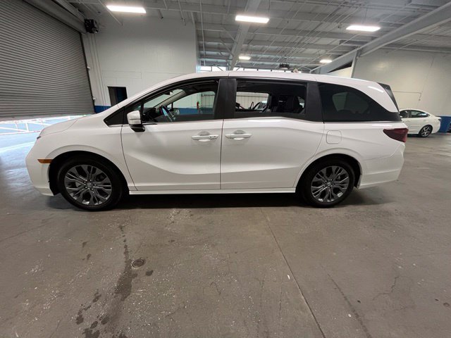Used 2025 Honda Odyssey Touring image 6