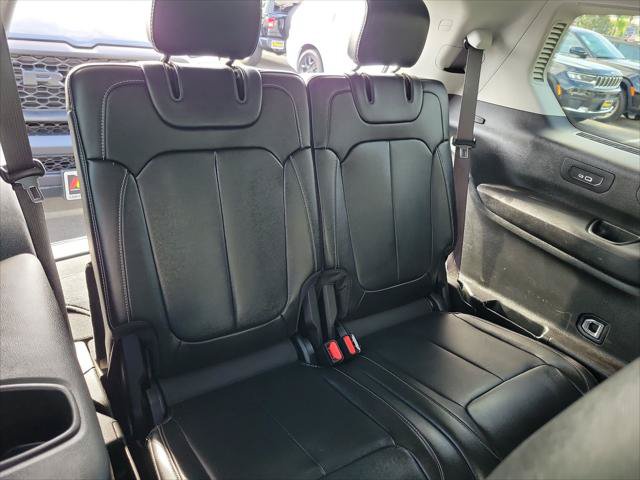 Certified 2022 Jeep Grand Cherokee L Limited AWD/4WD image 17