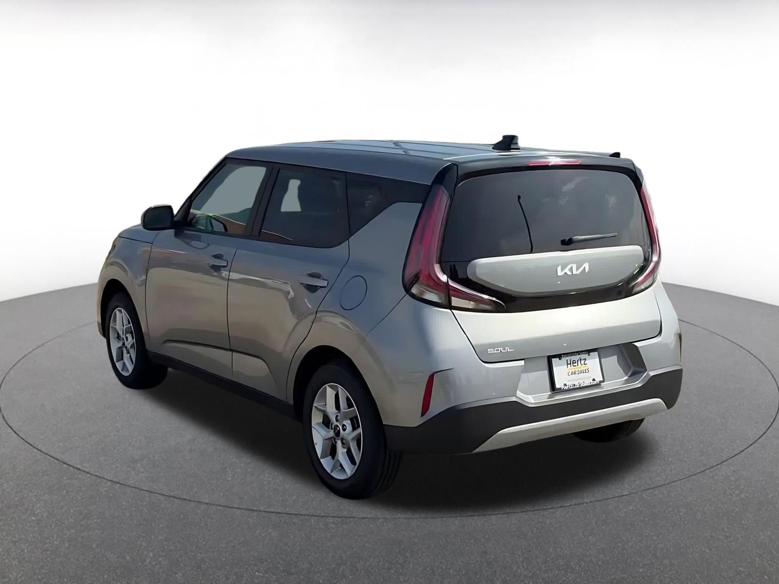 Used 2025 Kia Soul LX w/ LX Technology Package FWD image 11