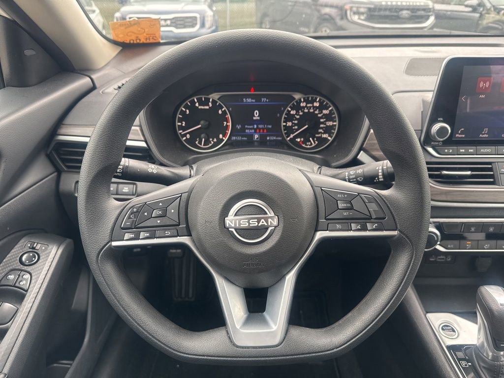 Used 2025 Nissan Altima 2.5 SV image 18