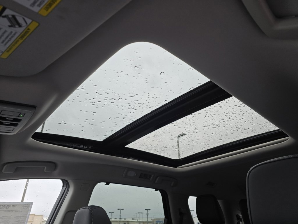 New 2025 Nissan Pathfinder Platinum image 3