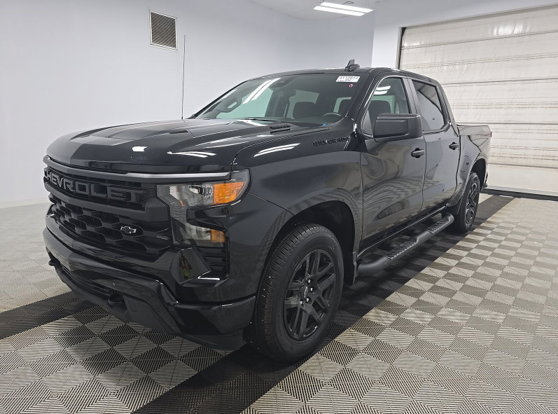 Used 2025 Chevrolet Silverado 1500 Custom w/ Rally Edition AWD/4WD image 1
