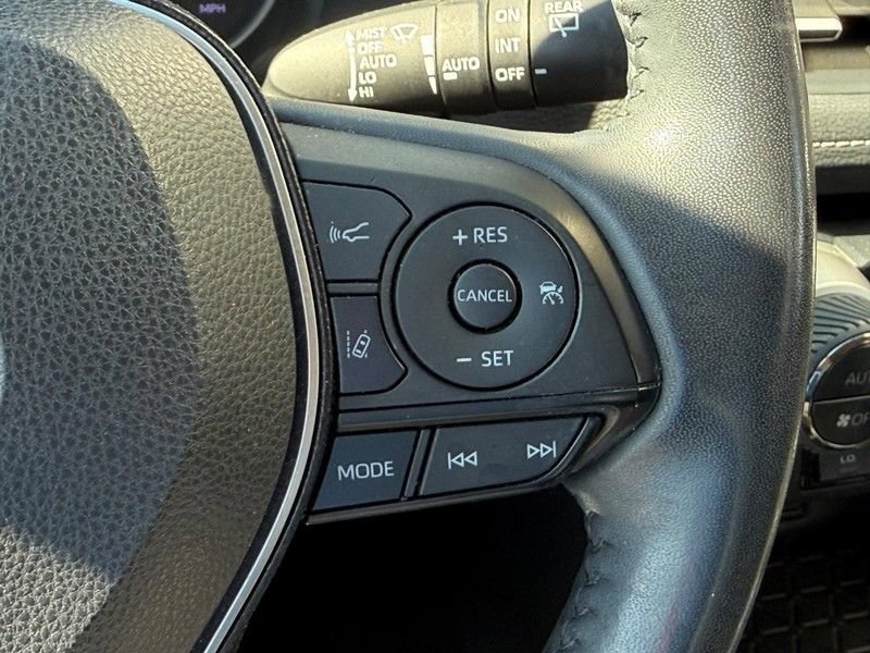 Used 2020 Toyota RAV4 XLE Premium AWD/4WD image 21