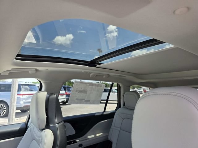 New 2026 Lincoln Aviator Reserve w/ Luxury Package RWD image 9