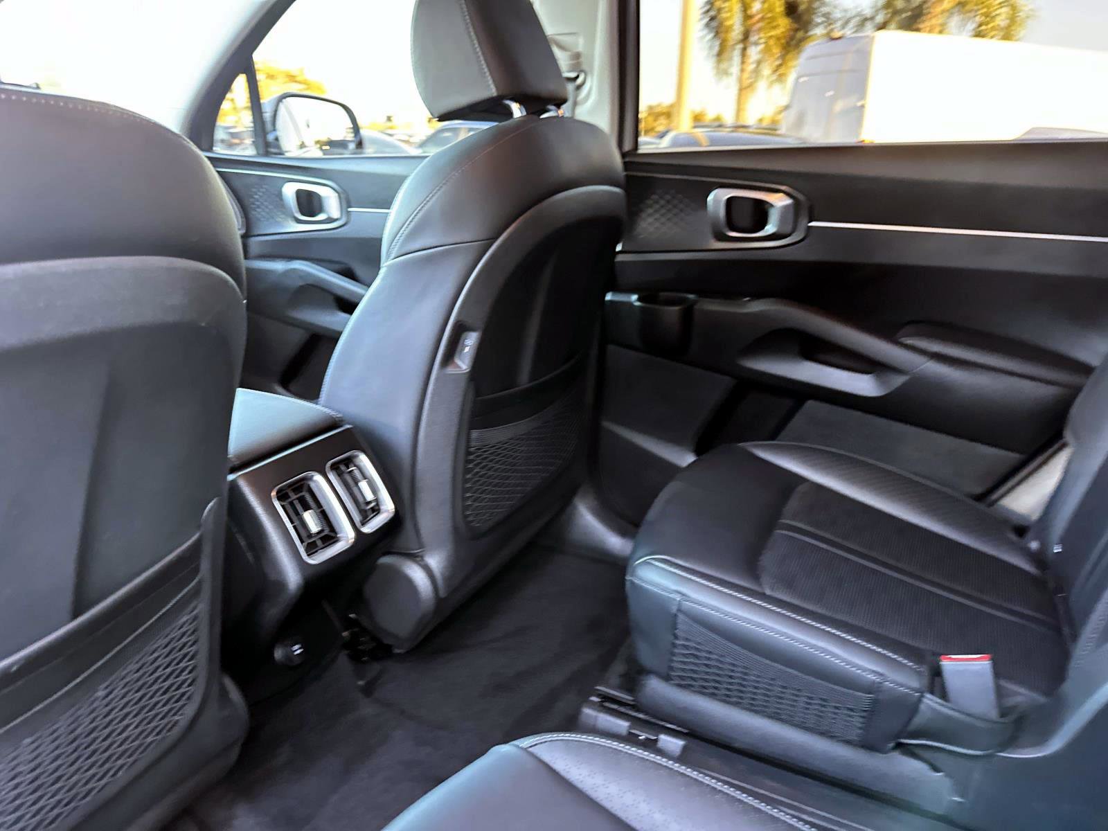 Used 2025 Kia Sorento EX image 15