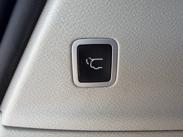Used 2017 Chrysler Pacifica Touring-L Plus w/ Advanced Safetytec Group FWD image 10