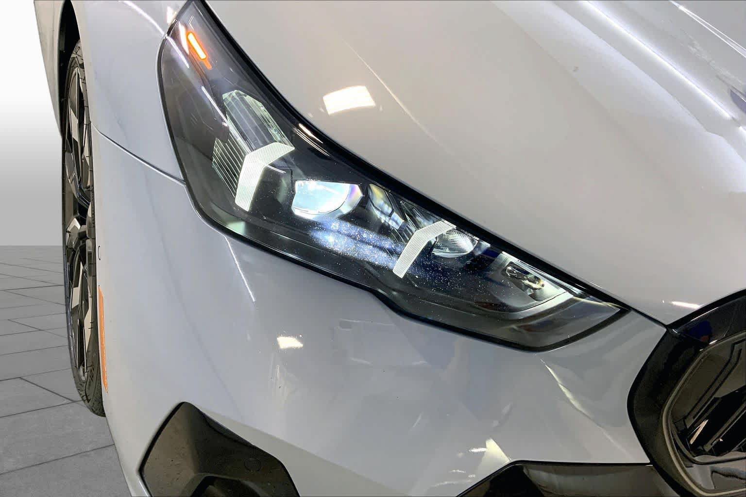 Used 2024 BMW i5 eDrive40i w/ Executive Package RWD image 26