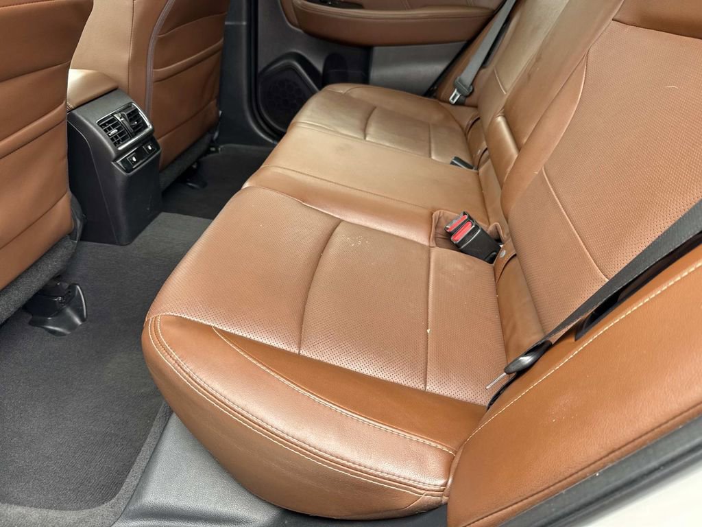 Used 2017 Subaru Outback 2.5i Touring image 16