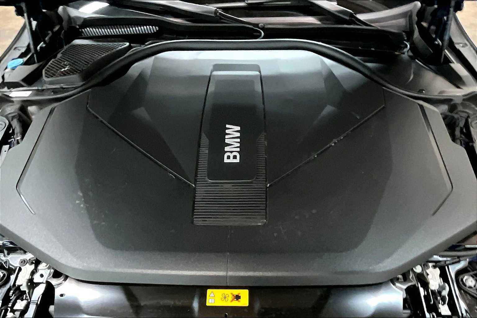 Used 2025 BMW i5 xDrive40 w/ Executive Package image 13