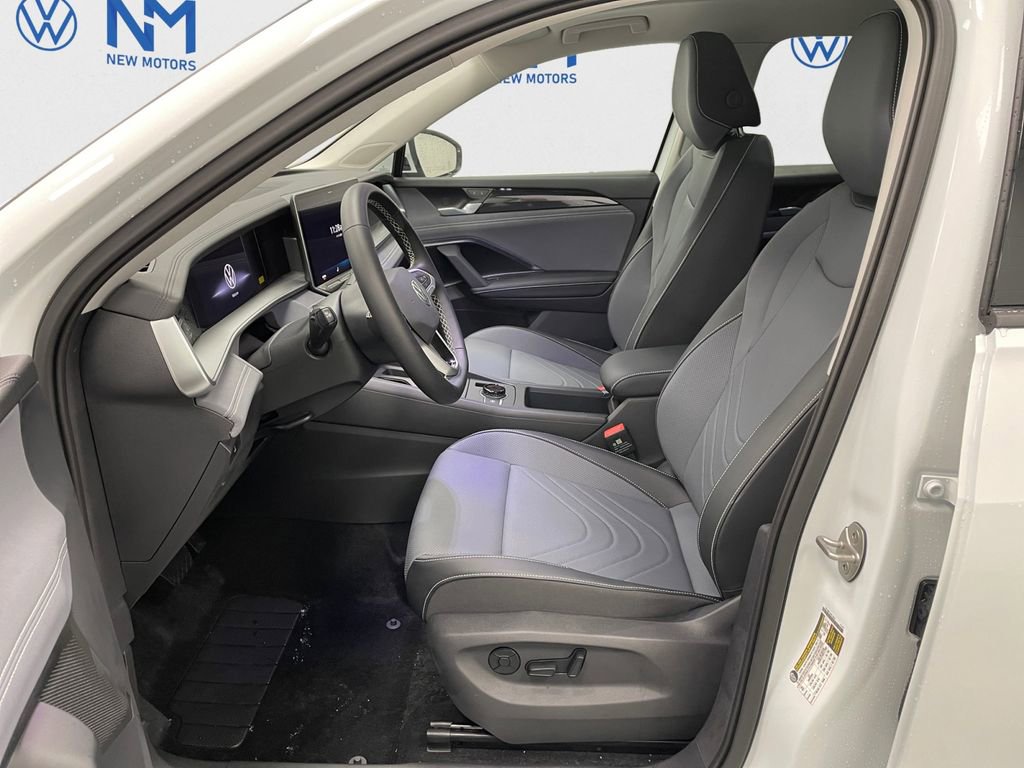 New 2026 Volkswagen Tiguan SE image 7