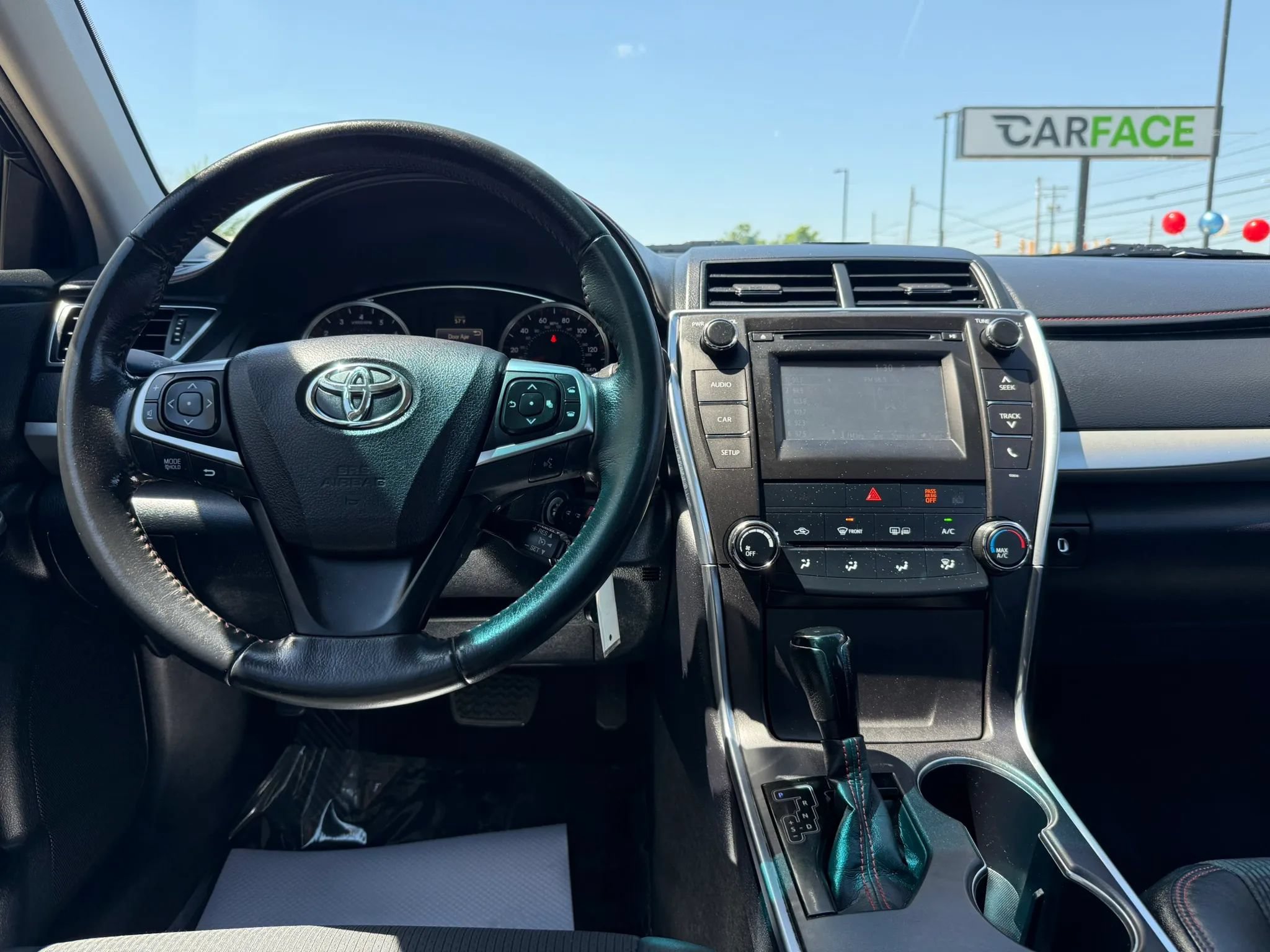 Used 2016 Toyota Camry SE FWD image 25