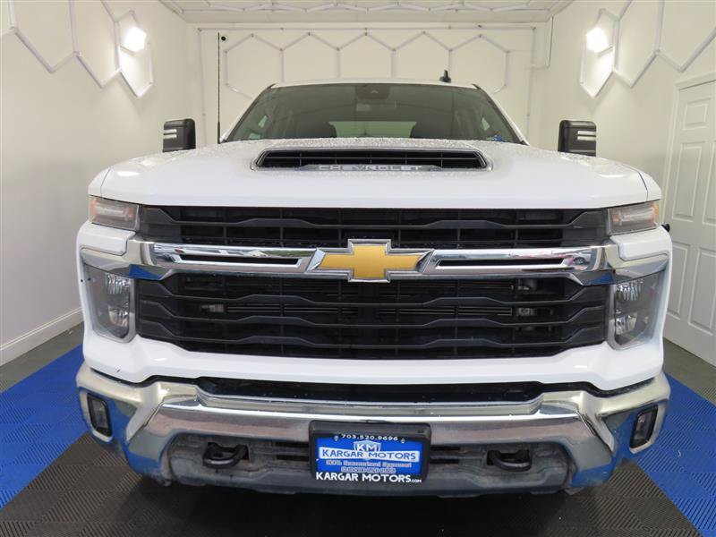 Used 2025 Chevrolet Silverado 2500 LT AWD/4WD image 3