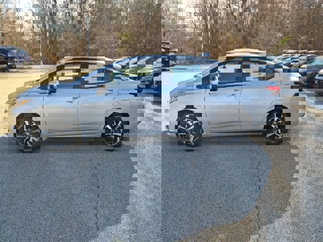 New 2025 Nissan Versa SV w/ Trunk Package