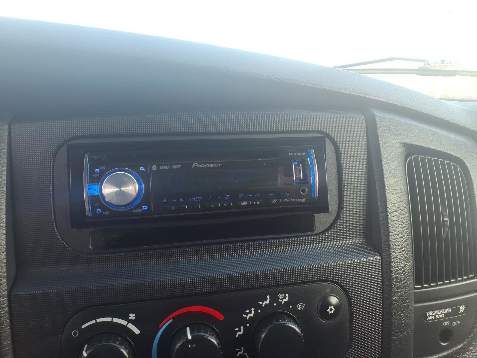 Used 2004 Dodge Ram 1500 Truck ST w/ ST Value Group image 16