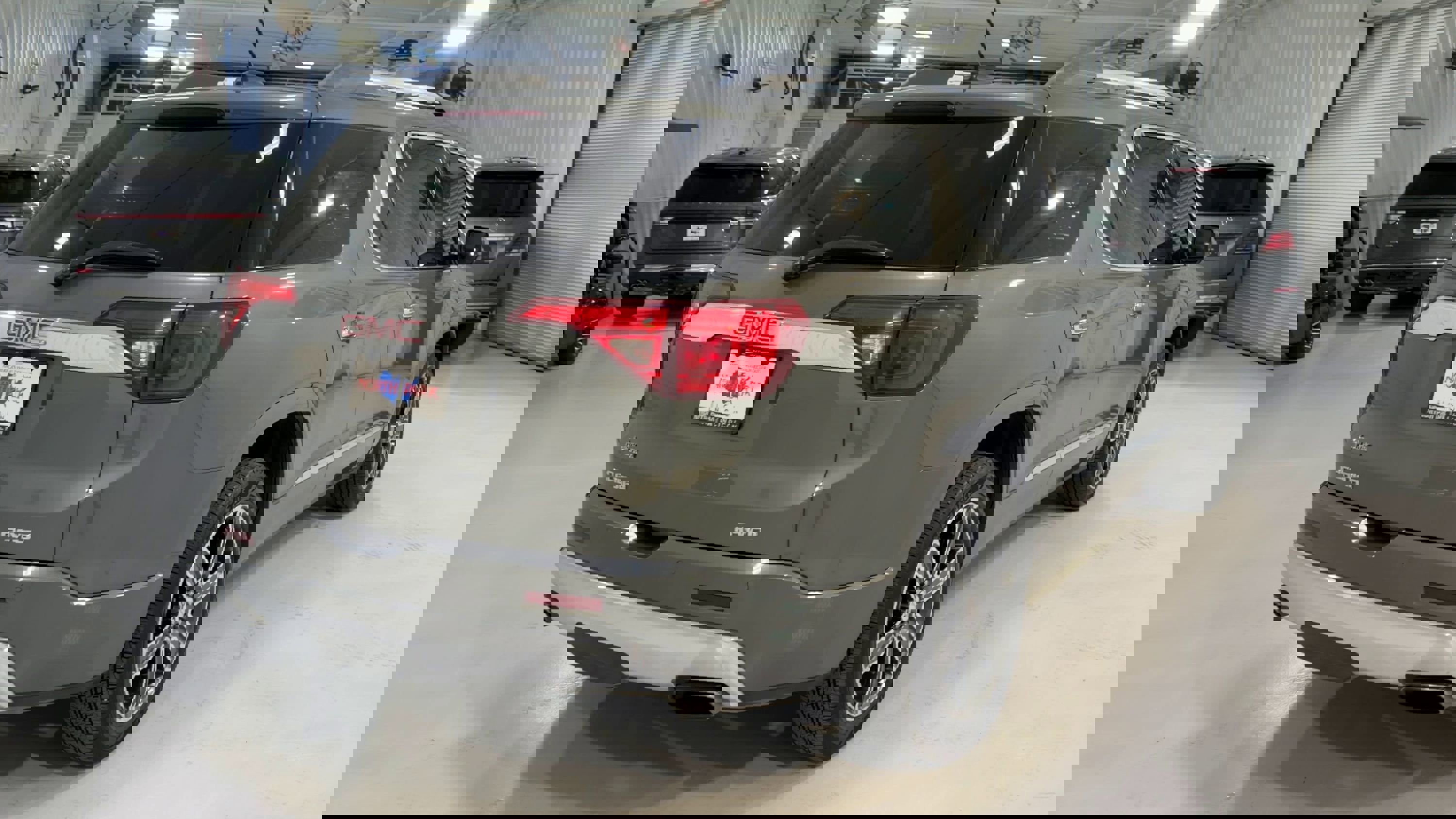 Used 2018 GMC Acadia Denali w/ Technology Package image 9