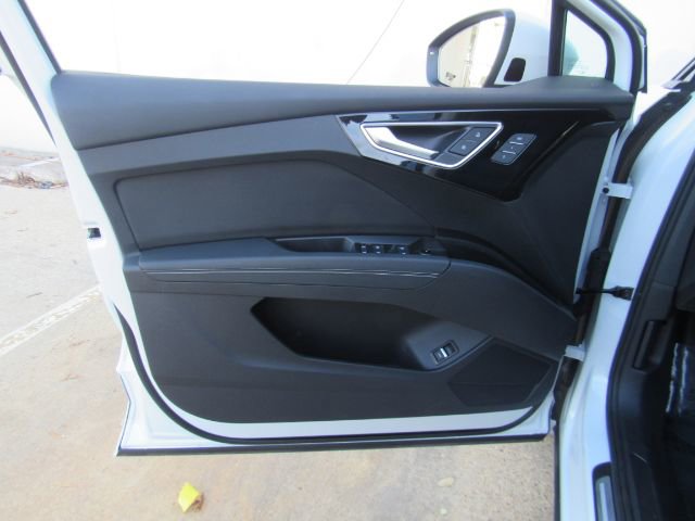 Used 2022 Audi Q4 e-tron Premium Plus image 15