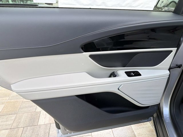 New 2026 Lincoln Nautilus Premier image 15