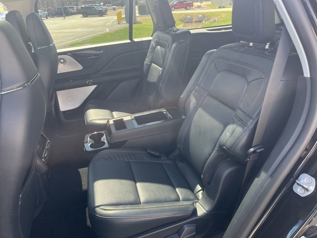 Used 2025 Lincoln Aviator Reserve w/ Equipment Group 201A image 14