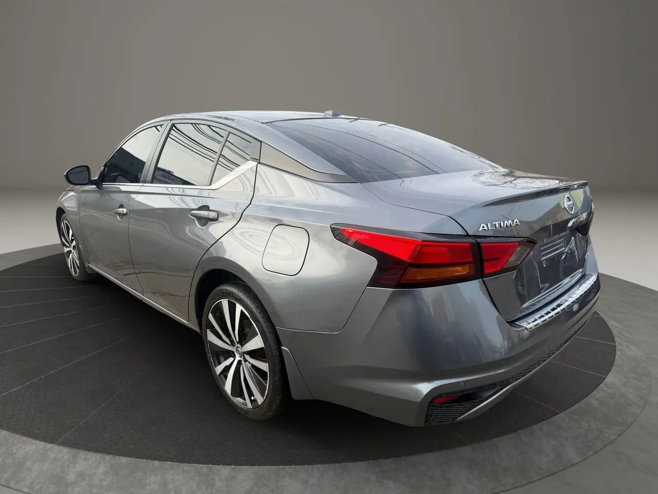 Used 2020 Nissan Altima 2.5 SR w/ Premium Package AWD/4WD image 7