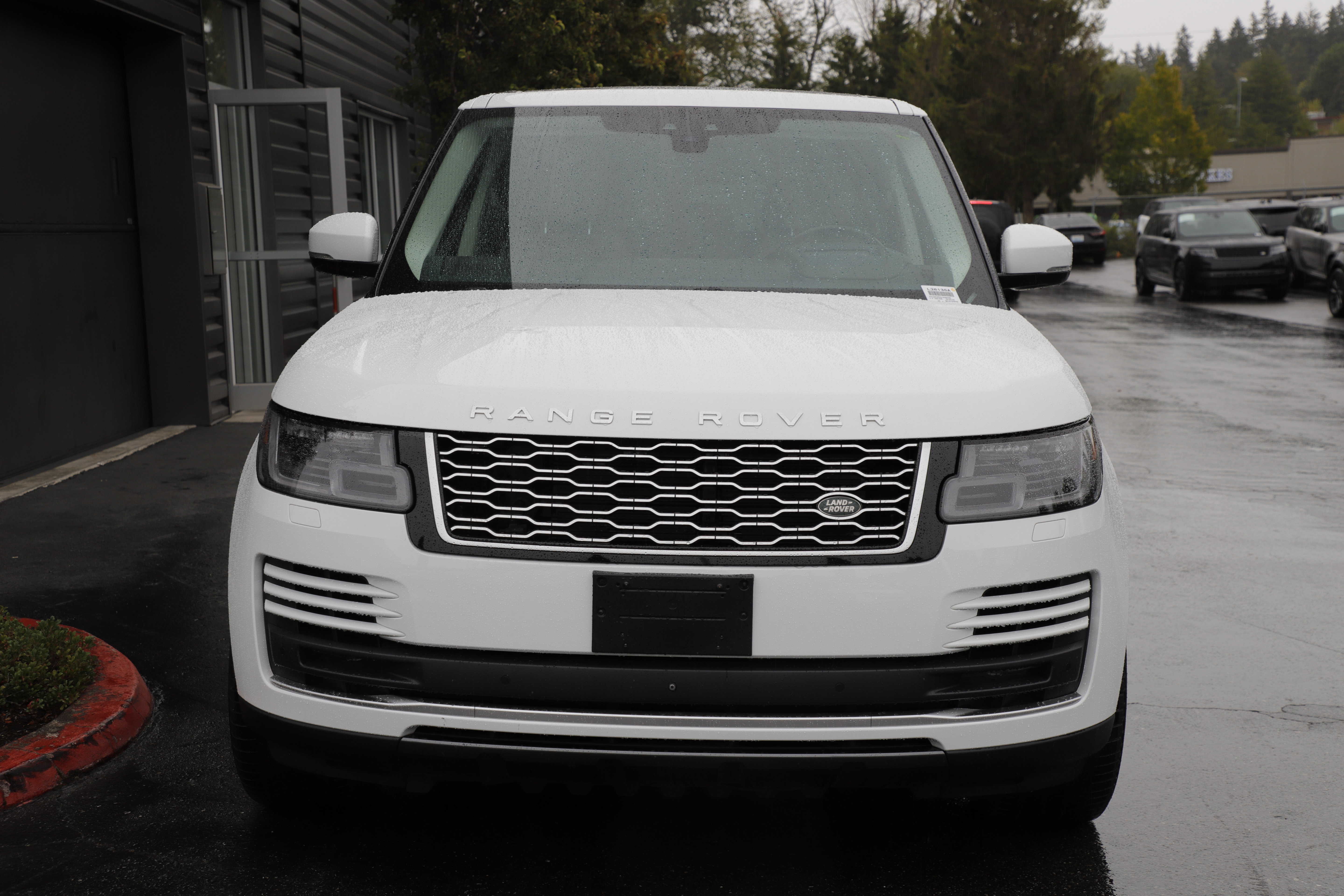 Used 2018 Land Rover Range Rover Supercharged AWD/4WD image 4