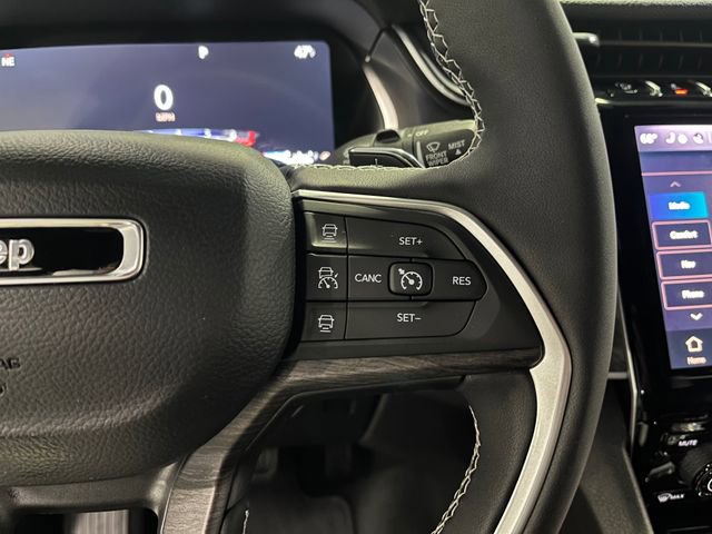 Used 2025 Jeep Grand Cherokee L Limited image 19