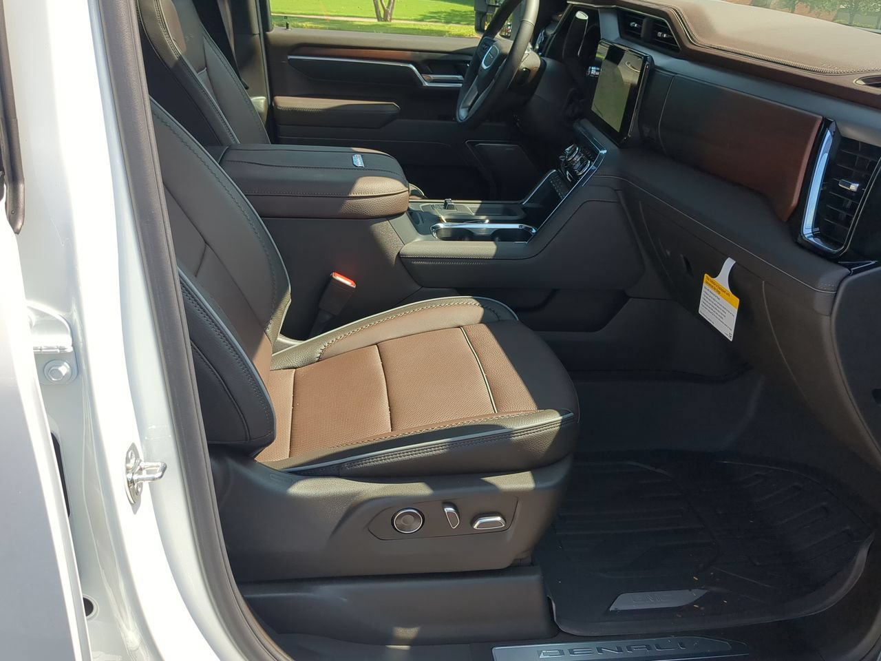 New 2026 GMC Sierra 2500 Denali w/ Denali Reserve Package AWD/4WD image 29