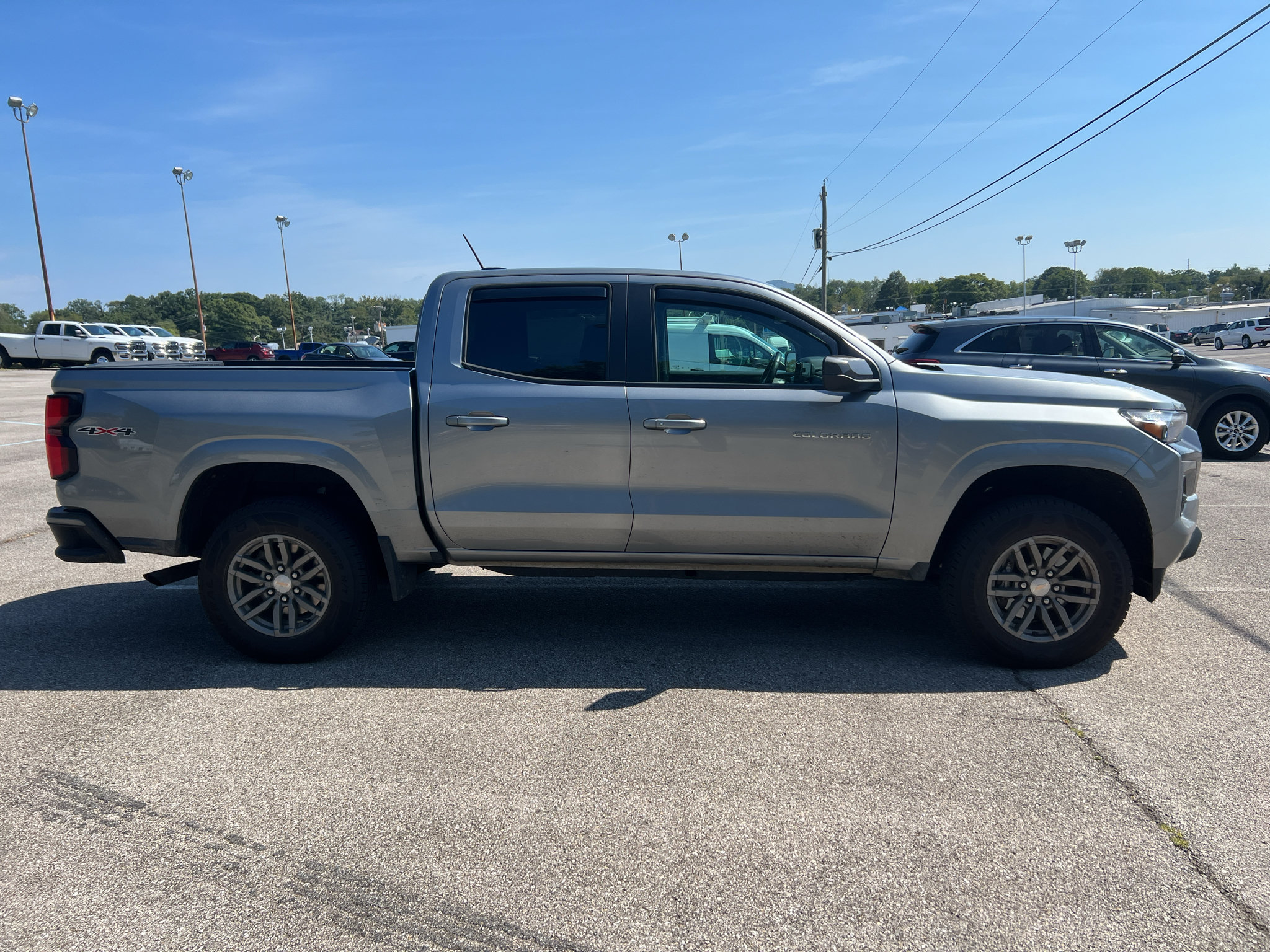 Used 2024 Chevrolet Colorado LT w/ LT Convenience Package III AWD/4WD image 2